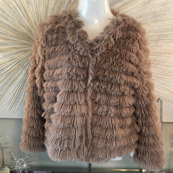 SHE & SKY WOVEN LAYERED FAUX FUR JACKET - Picture 4 of 7